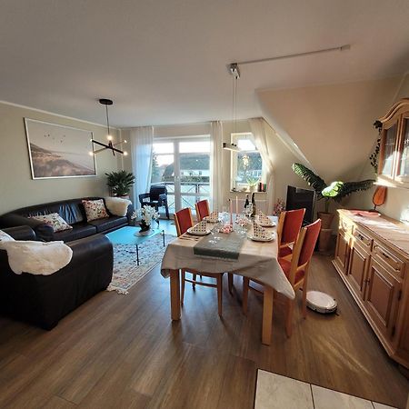 Schaake Hooksiel - Charmante Reetdachwohnung & Kostenfreier Parkplatz Extérieur photo
