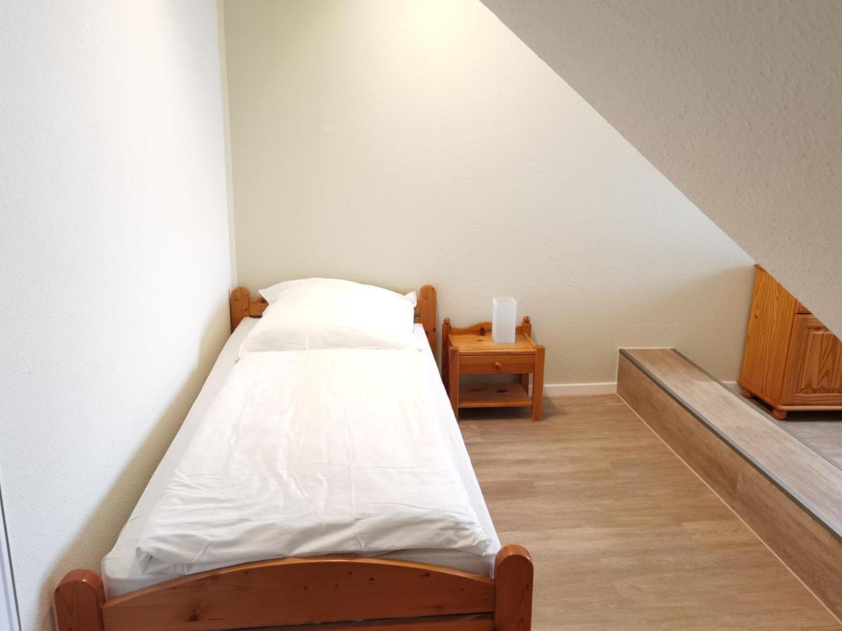 Schaake Hooksiel - Charmante Reetdachwohnung & Kostenfreier Parkplatz Extérieur photo