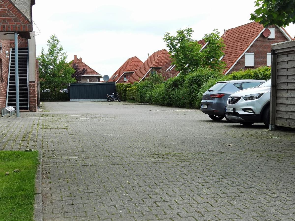 Schaake Hooksiel - Charmante Reetdachwohnung & Kostenfreier Parkplatz Extérieur photo