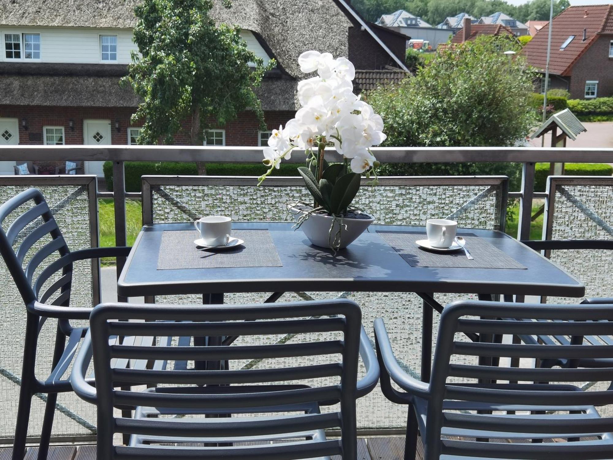 Schaake Hooksiel - Charmante Reetdachwohnung & Kostenfreier Parkplatz Extérieur photo