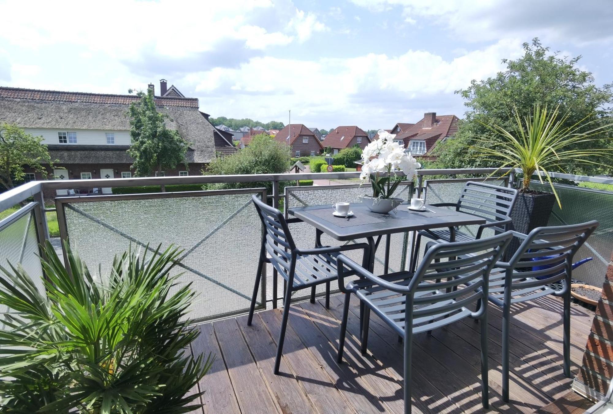 Schaake Hooksiel - Charmante Reetdachwohnung & Kostenfreier Parkplatz Extérieur photo