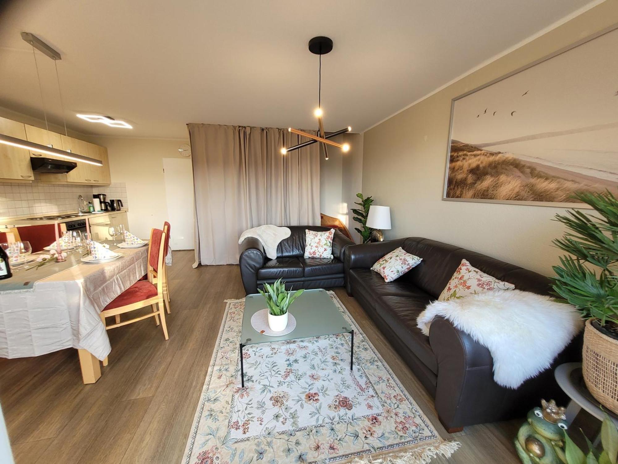 Schaake Hooksiel - Charmante Reetdachwohnung & Kostenfreier Parkplatz Extérieur photo